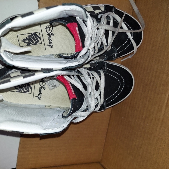 Vans Sk8-Hi Zip Disney Mickey Mouse Size 4 Host Pick! - Picture 6 of 9